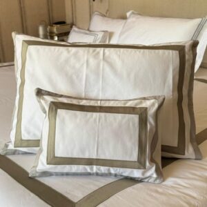 Cubre plumon Incrutaciones dorado